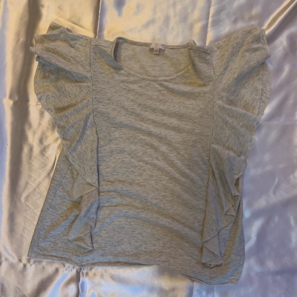 Gray t shirt blouse with fringed short sleeve